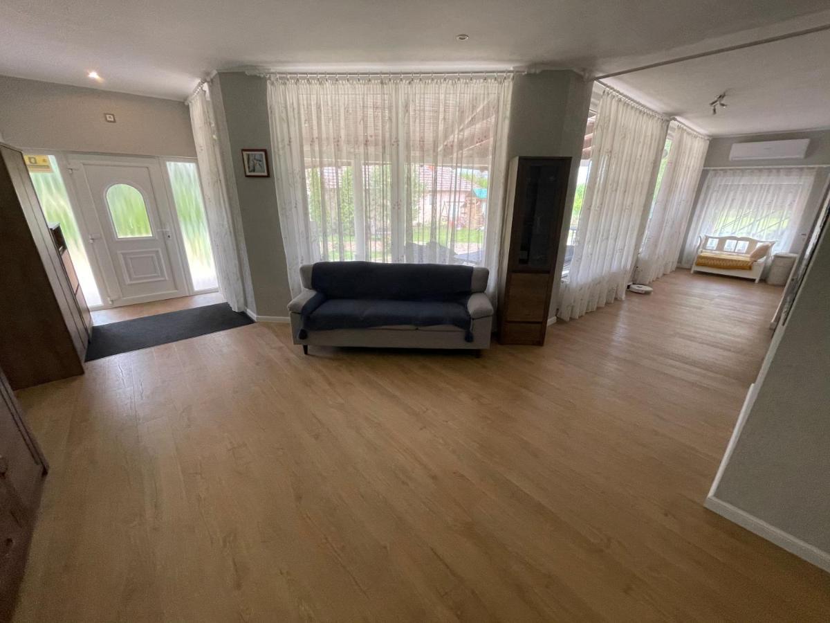 Battonya House Διαμέρισμα Εξωτερικό φωτογραφία