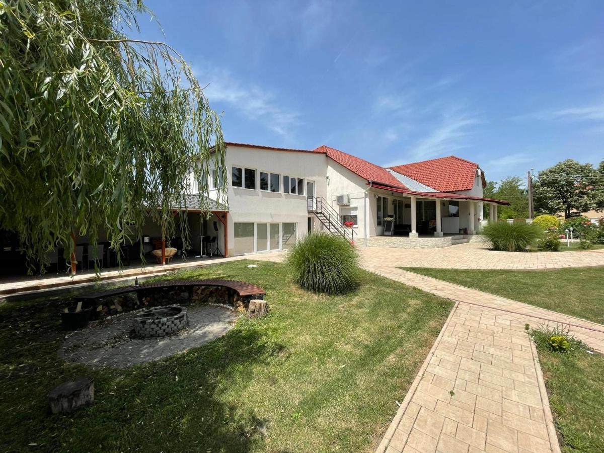 Battonya House Διαμέρισμα Εξωτερικό φωτογραφία