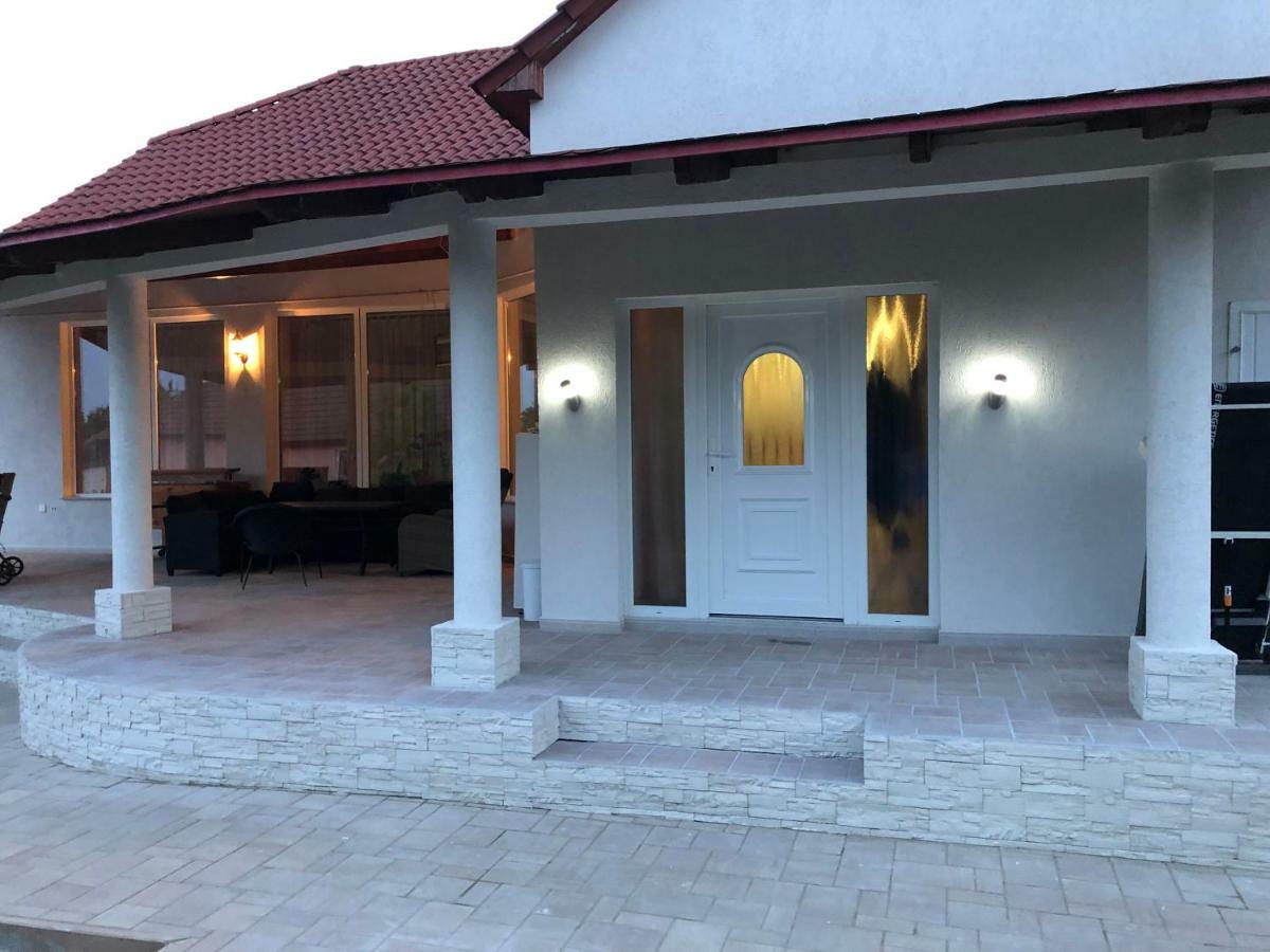 Battonya House Διαμέρισμα Εξωτερικό φωτογραφία